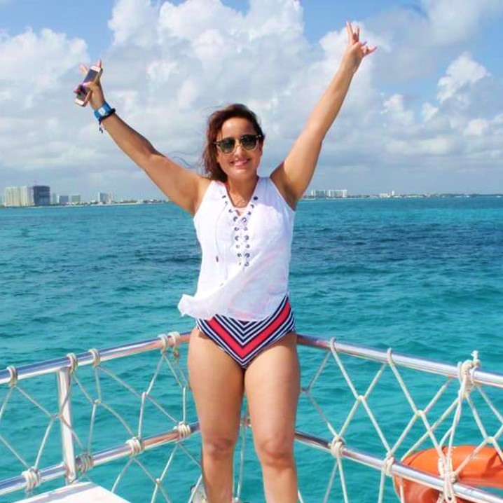 Fragata Catamarán Tour a Isla Mujeres